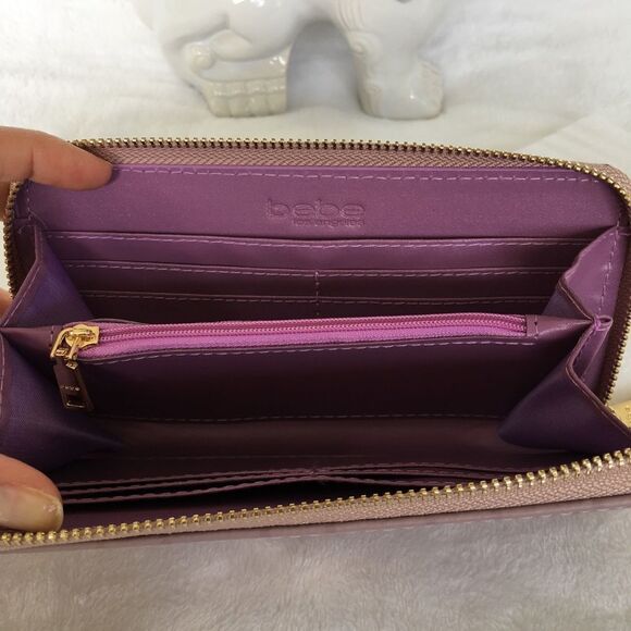 NWT BEBE Alexis ZIP wristlet in Lilac - Picture 6 of 7
